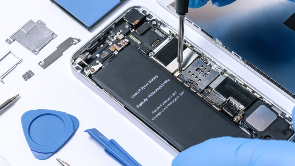 Signs Your Phone Battery Needs Replacement
