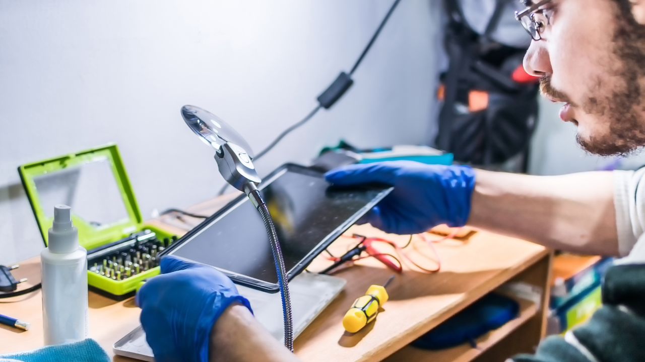 How to Fix a Broken Tablet Screen Without Replacing It