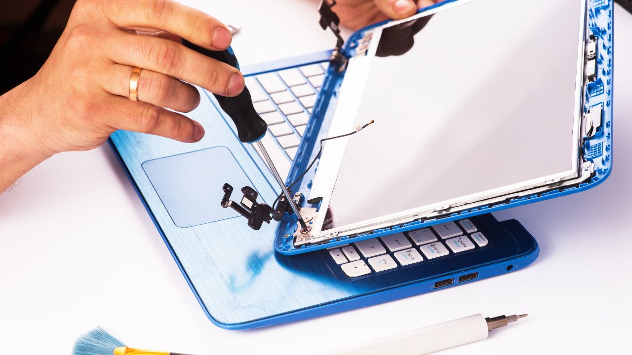 Laptop Screen Replacement Services in Solihull - Why Choose Us?